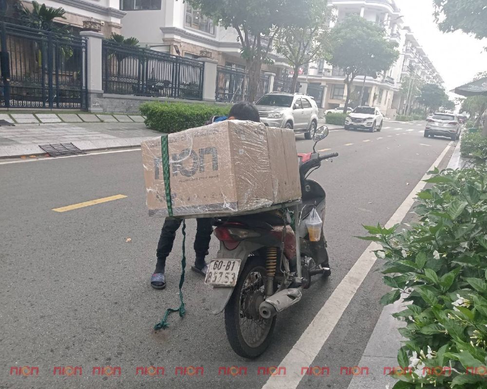 4 đèn bắt côn trùng Nion CN30 được bàn giao cho xưởng tại tỉnh Đồng Nai
