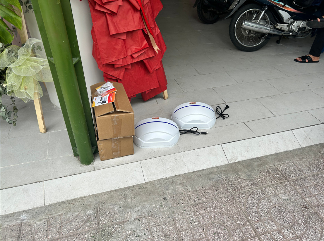 Đèn bắt muỗi