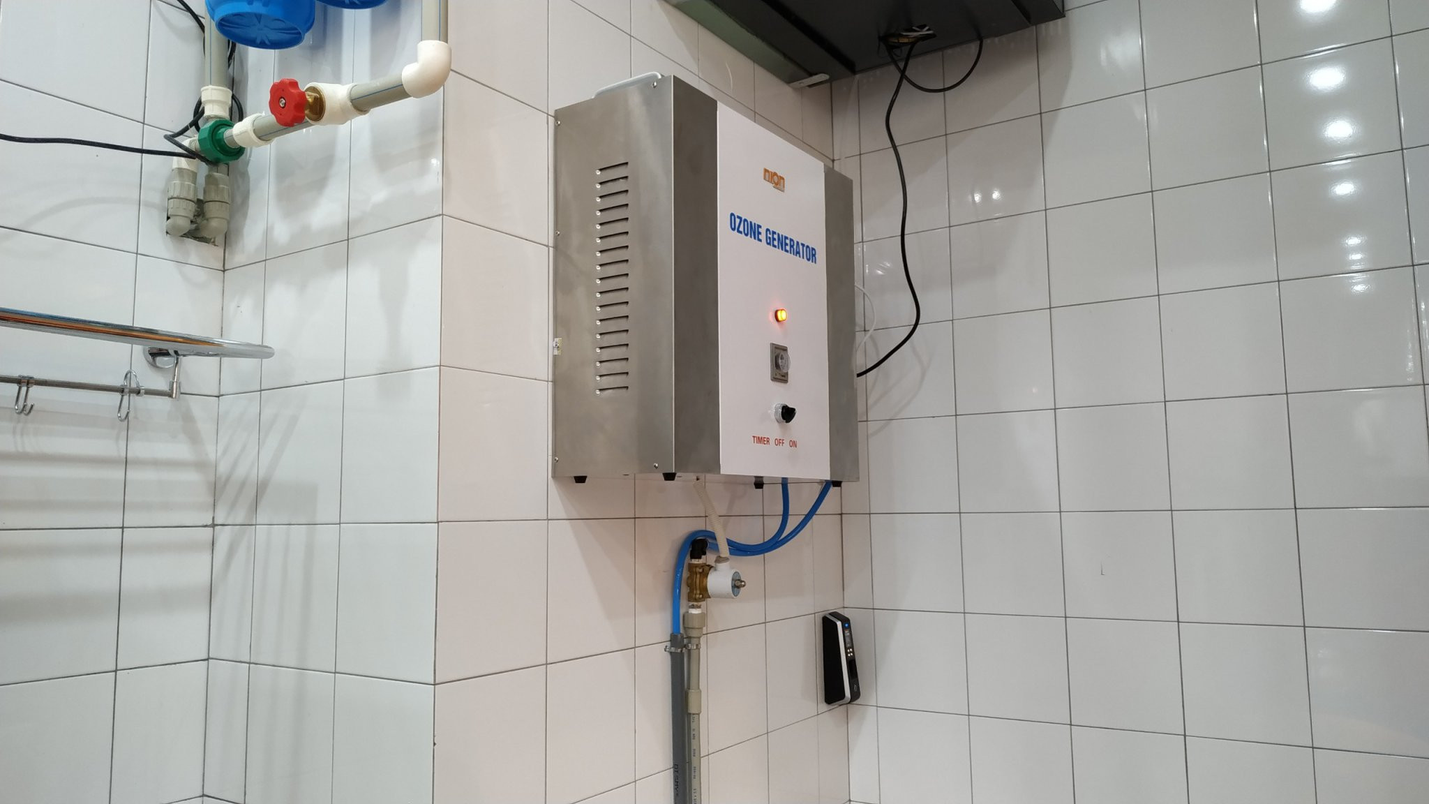 Ozone phân hủy hợp chất và cơ chế khử màu